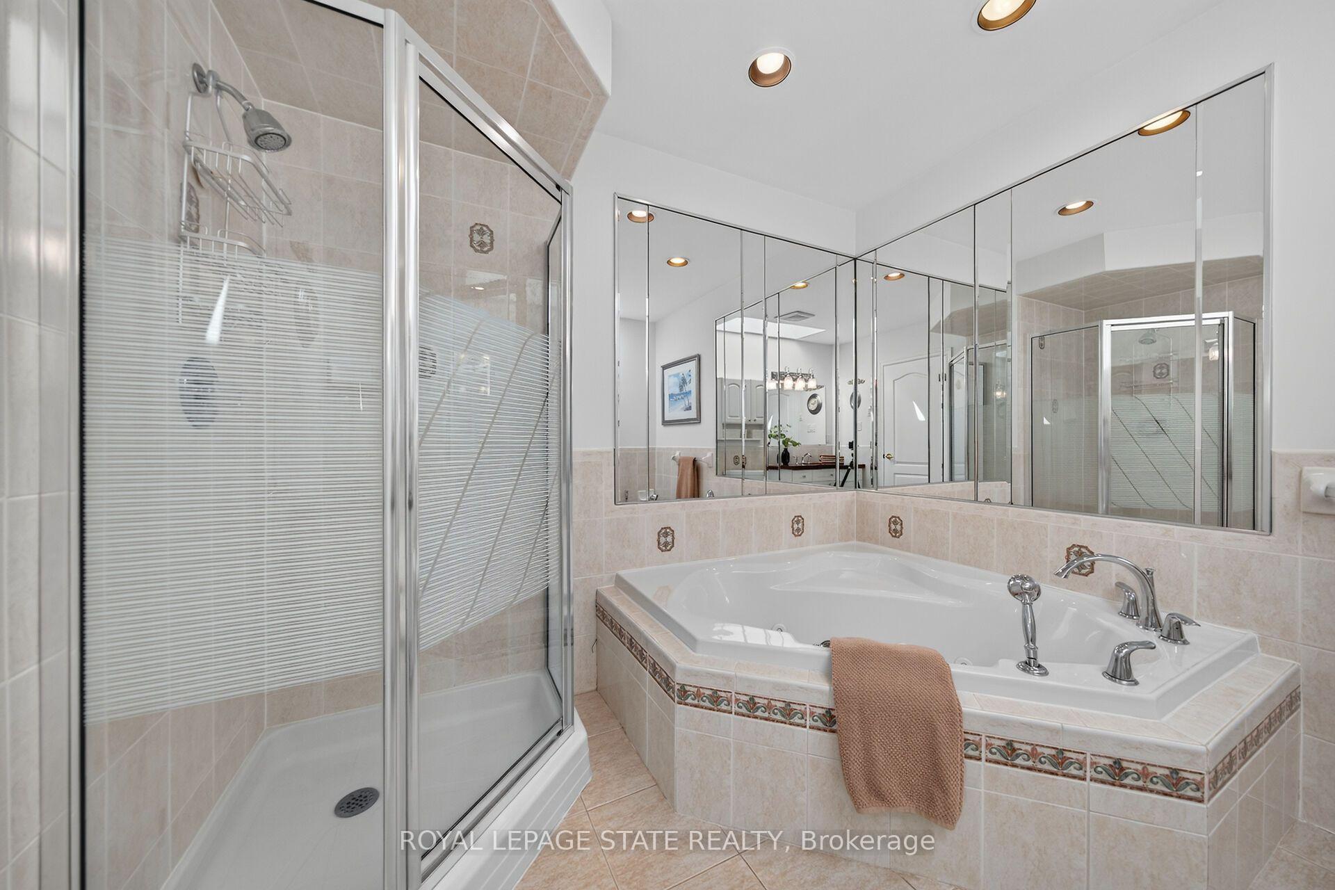 Photo 32 of 8 Cayley Court, Hamilton, Dundas — HOMEH