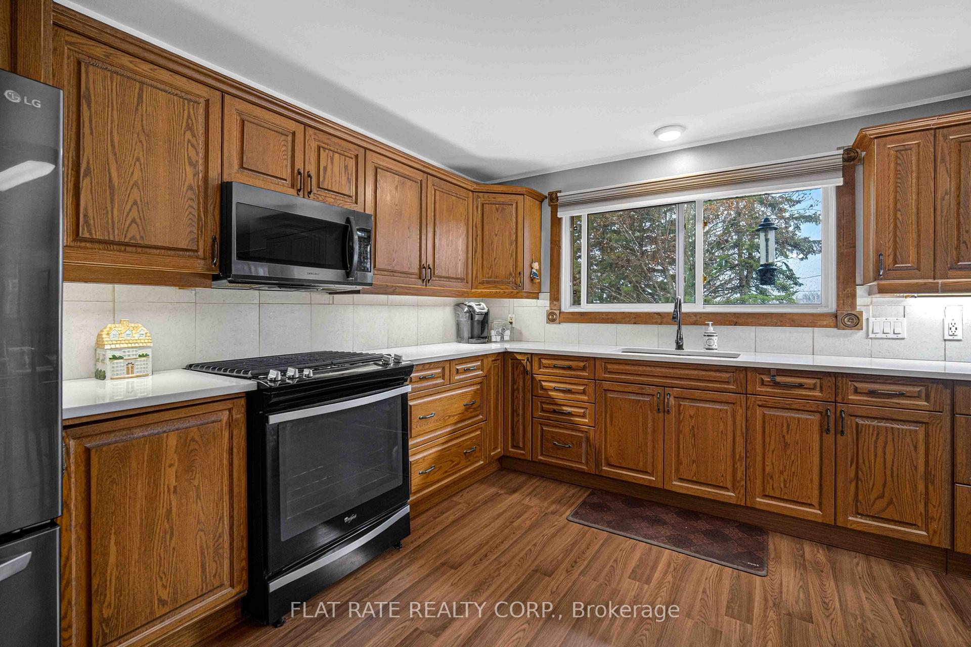 Photo 8 of 23 Willow Road, Otonabee-South Monaghan — HOMEH