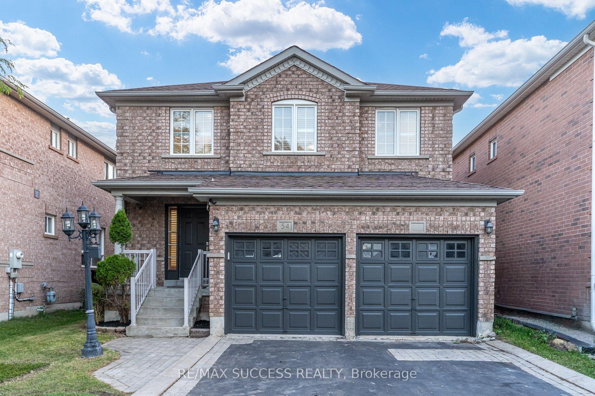 Photo 2 of 54 Ferncroft Place, Brampton, Fletcher's Meadow — HOMEH