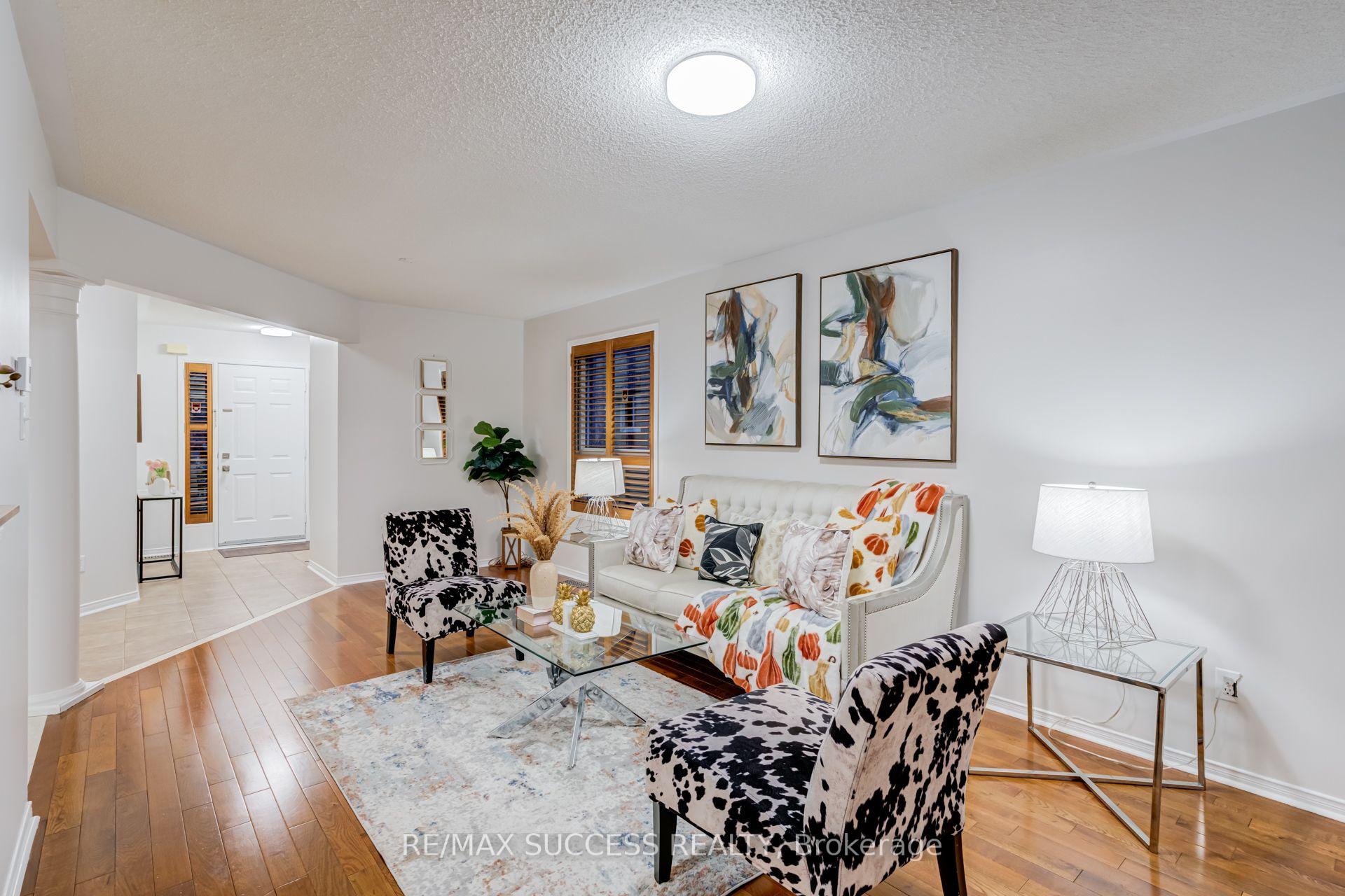 Photo 6 of 54 Ferncroft Place, Brampton, Fletcher's Meadow — HOMEH