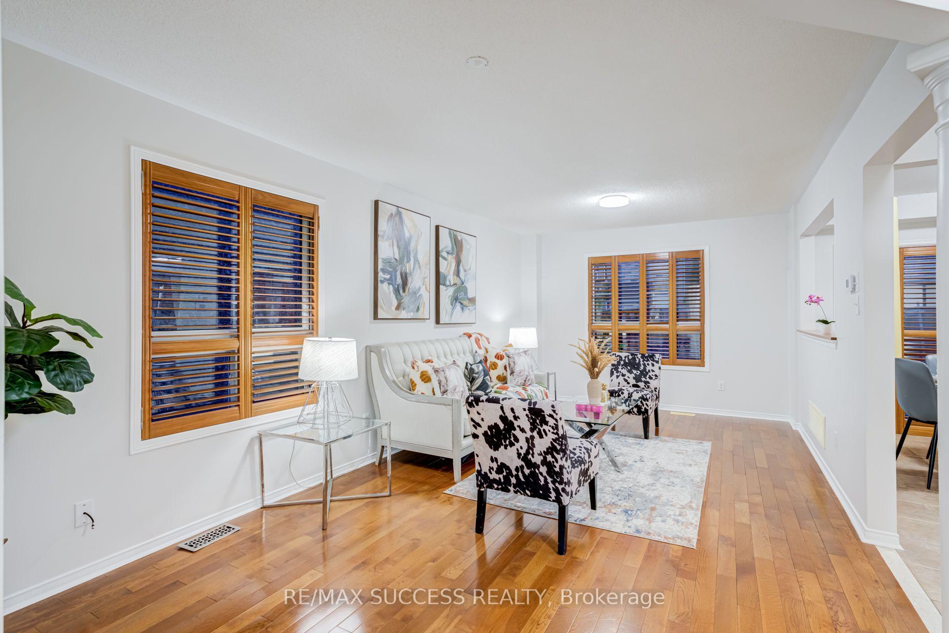Photo 7 of 54 Ferncroft Place, Brampton, Fletcher's Meadow — HOMEH