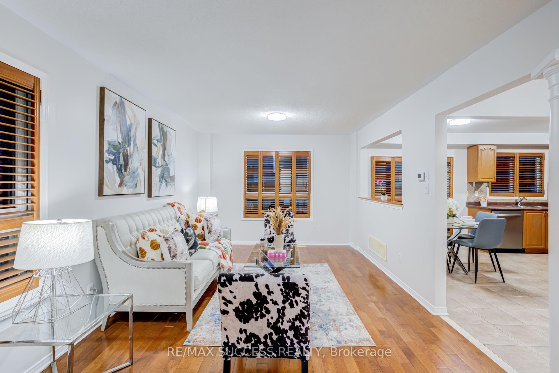 Photo 8 of 54 Ferncroft Place, Brampton, Fletcher's Meadow — HOMEH