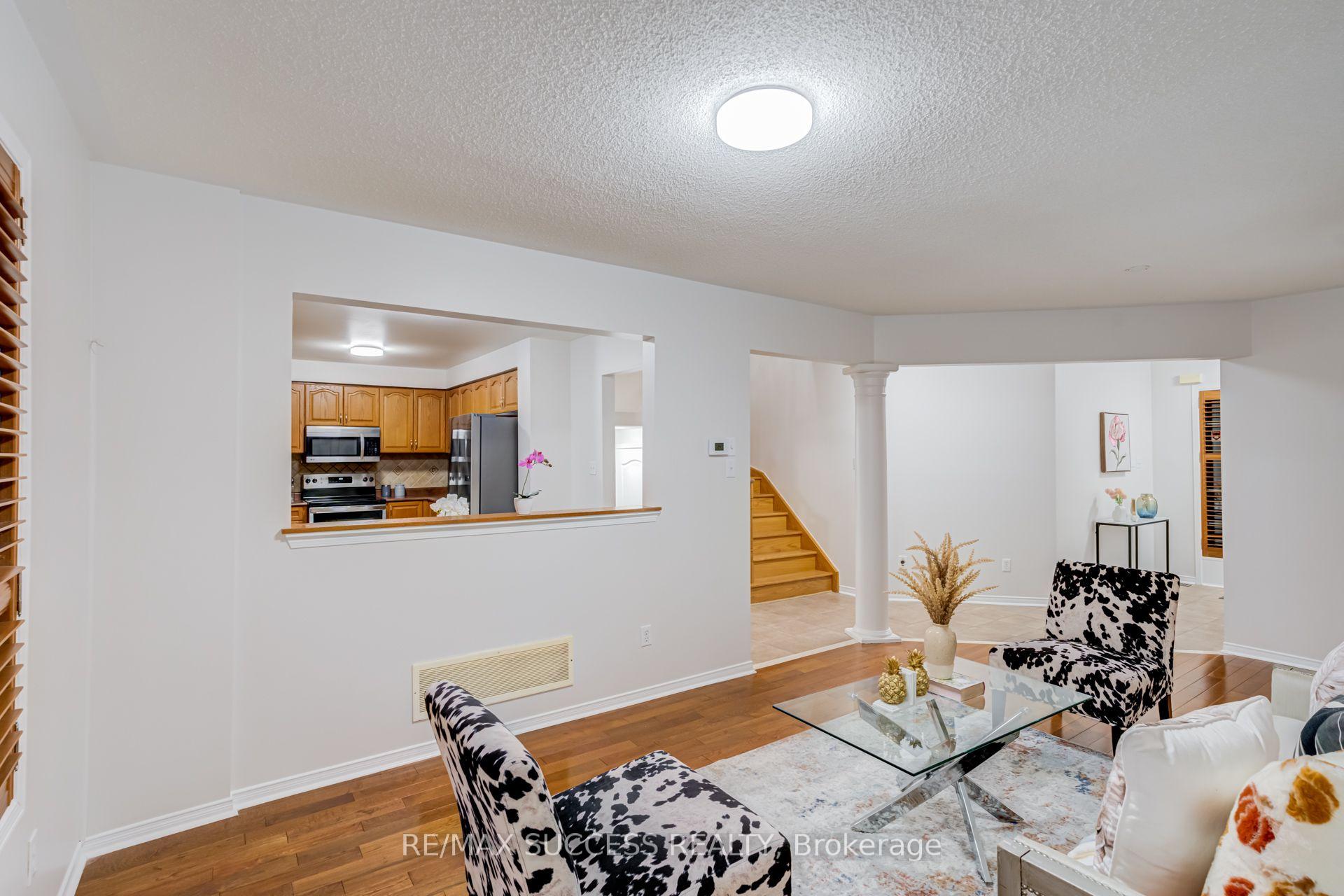 Photo 9 of 54 Ferncroft Place, Brampton, Fletcher's Meadow — HOMEH