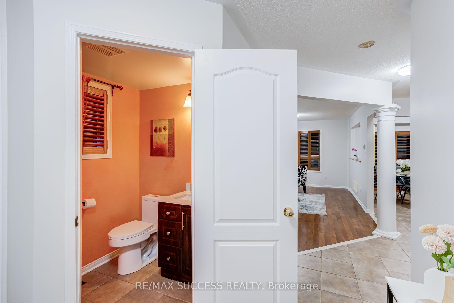 Photo 19 of 54 Ferncroft Place, Brampton, Fletcher's Meadow — HOMEH