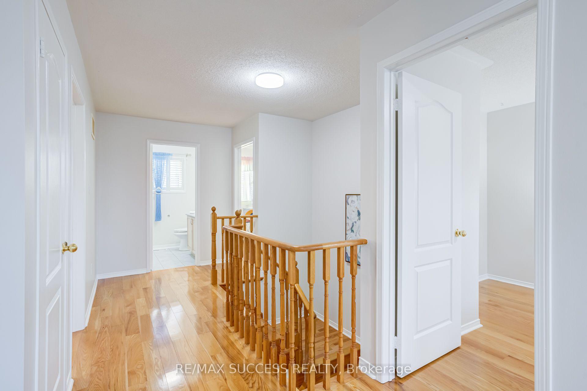 Photo 31 of 54 Ferncroft Place, Brampton, Fletcher's Meadow — HOMEH