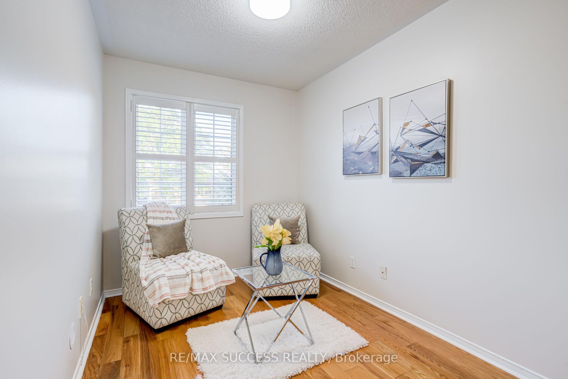 Photo 33 of 54 Ferncroft Place, Brampton, Fletcher's Meadow — HOMEH