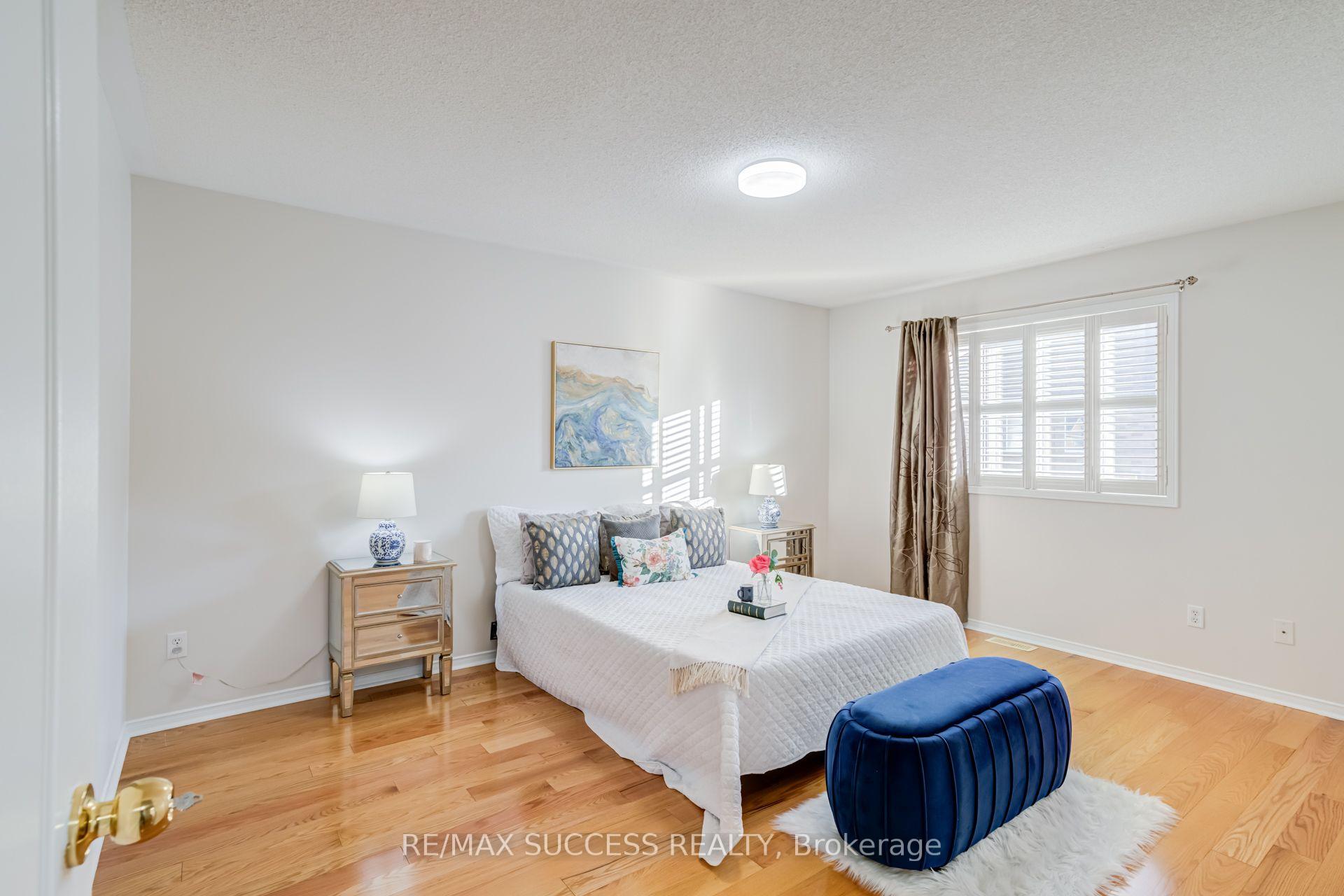 Photo 34 of 54 Ferncroft Place, Brampton, Fletcher's Meadow — HOMEH