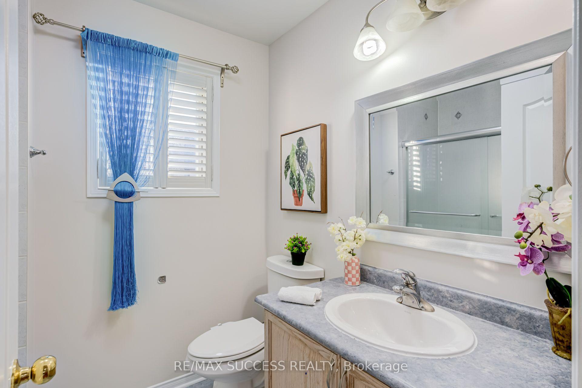 Photo 38 of 54 Ferncroft Place, Brampton, Fletcher's Meadow — HOMEH