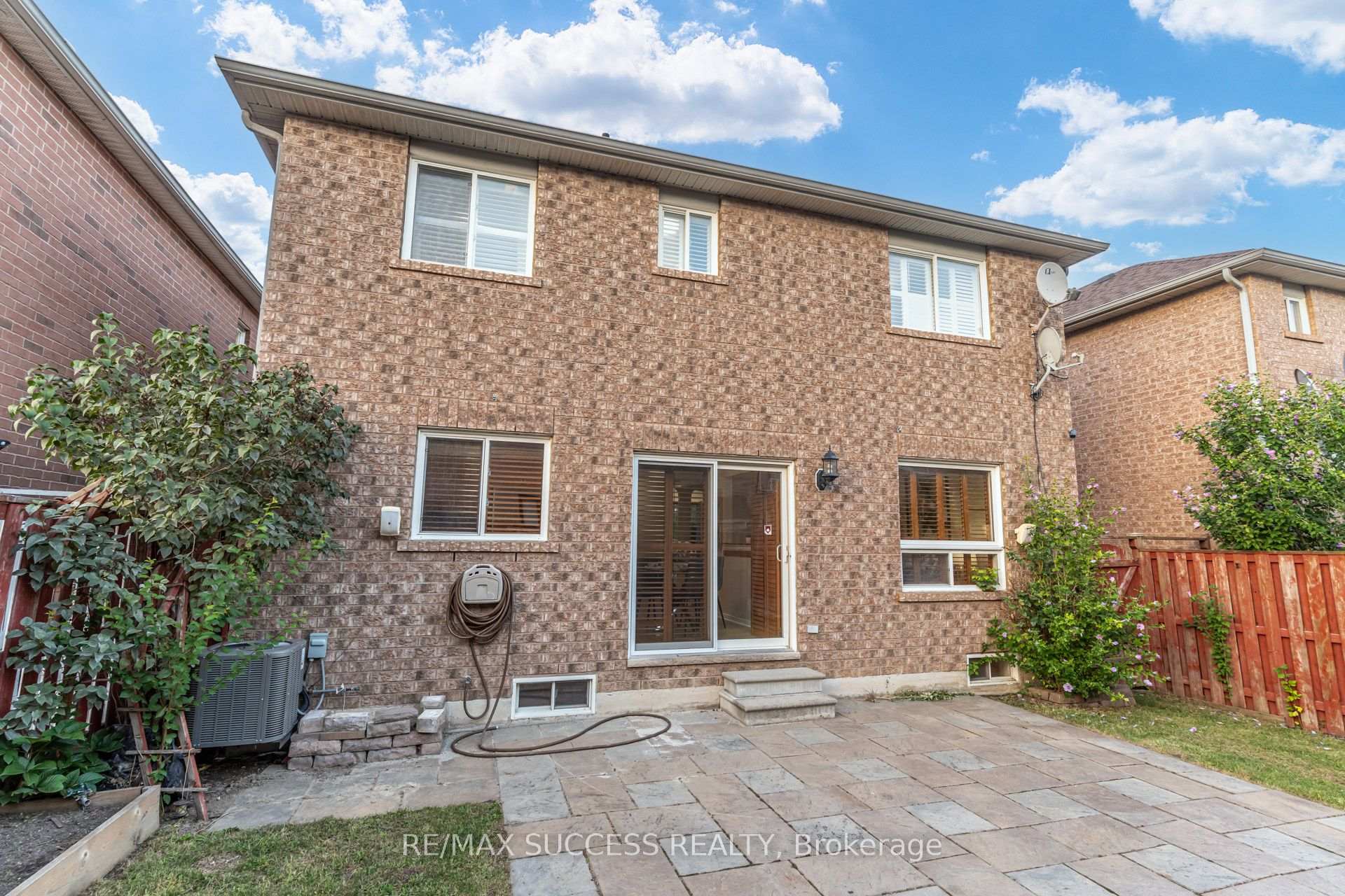 Photo 46 of 54 Ferncroft Place, Brampton, Fletcher's Meadow — HOMEH