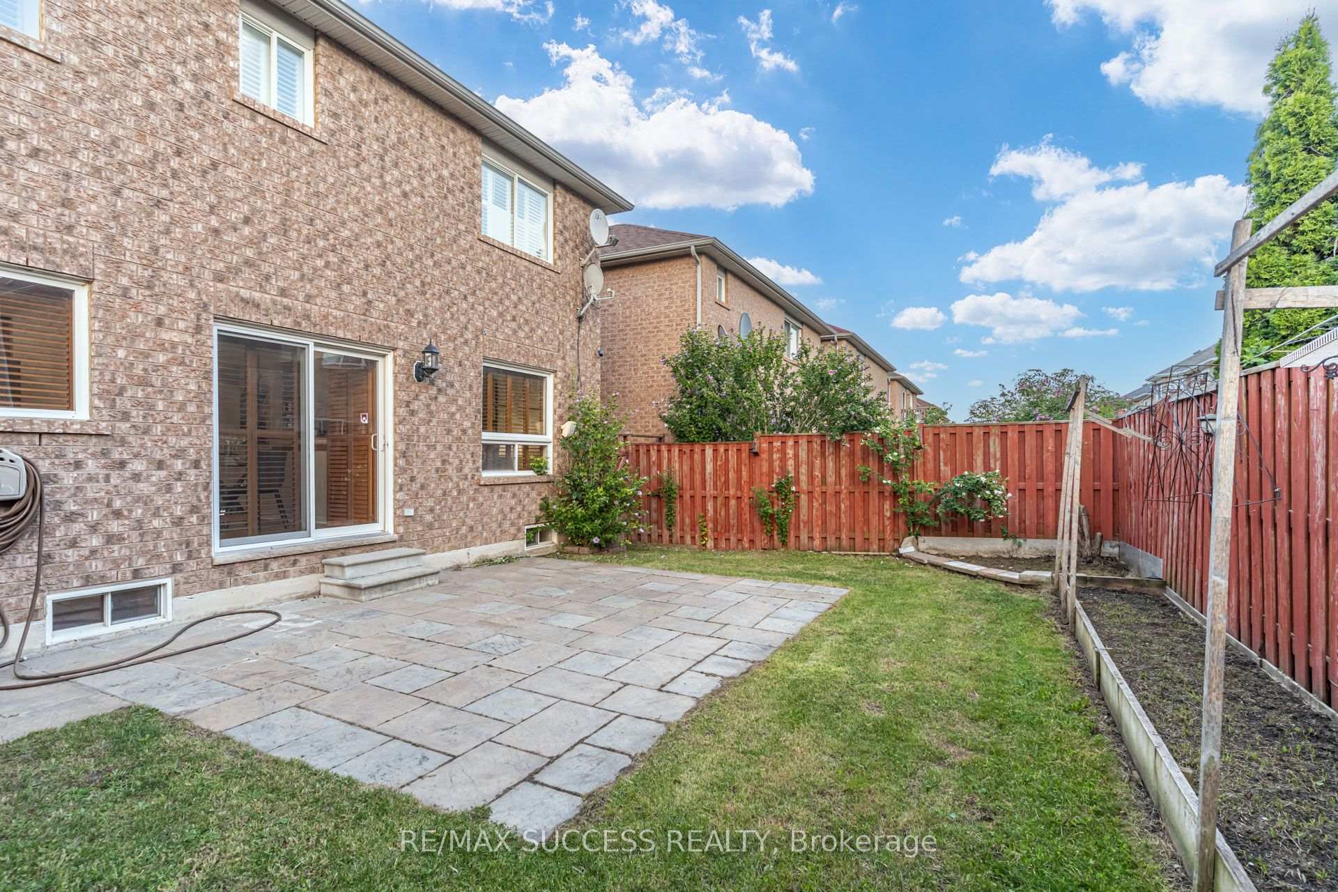 Photo 48 of 54 Ferncroft Place, Brampton, Fletcher's Meadow — HOMEH