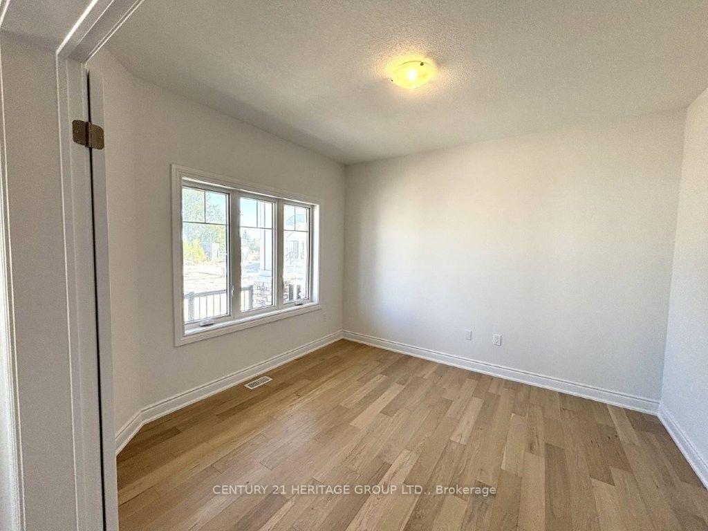 Photo 3 of 130 Beacon Drive, Blue Mountains — HOMEH