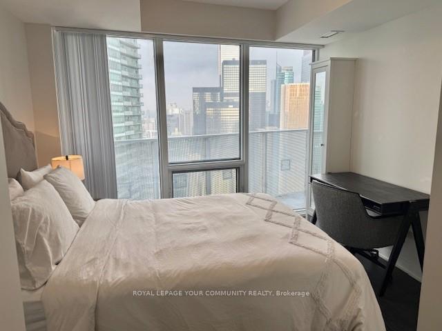 Photo 9 of Unit 5003, 100 Harbour Street, Toronto, Waterfront Communities — HOMEH