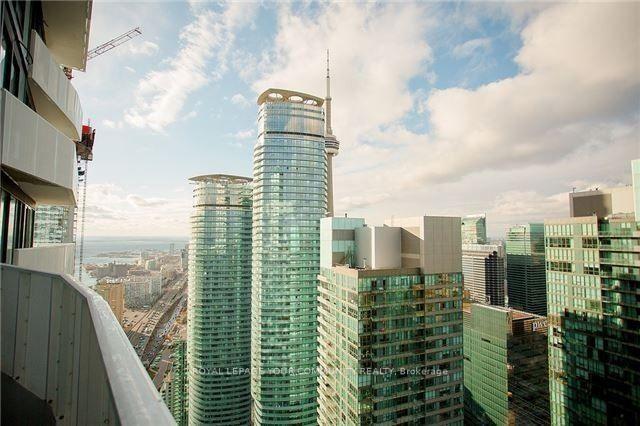 Photo 12 of Unit 5003, 100 Harbour Street, Toronto, Waterfront Communities — HOMEH
