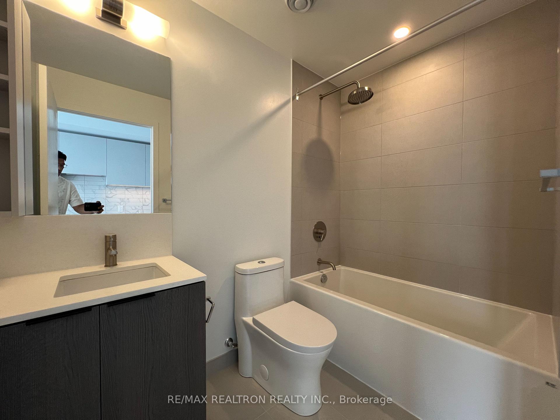 Photo 12 of Unit 4715, 55 Mercer Street, Toronto, Waterfront Communities — HOMEH