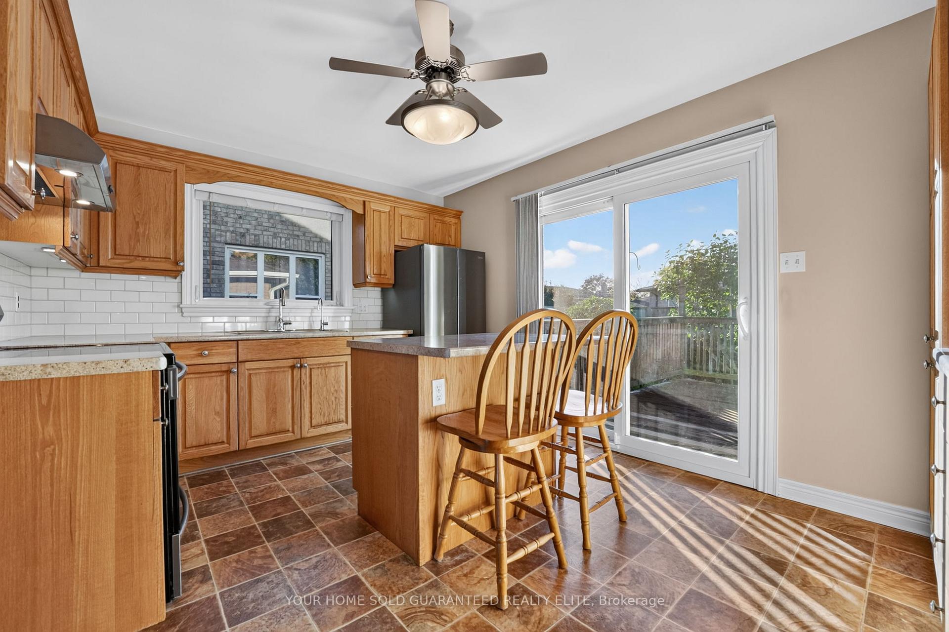 Photo 9 of 90 Victor Boulevard, Brant, South Dumfries — HOMEH