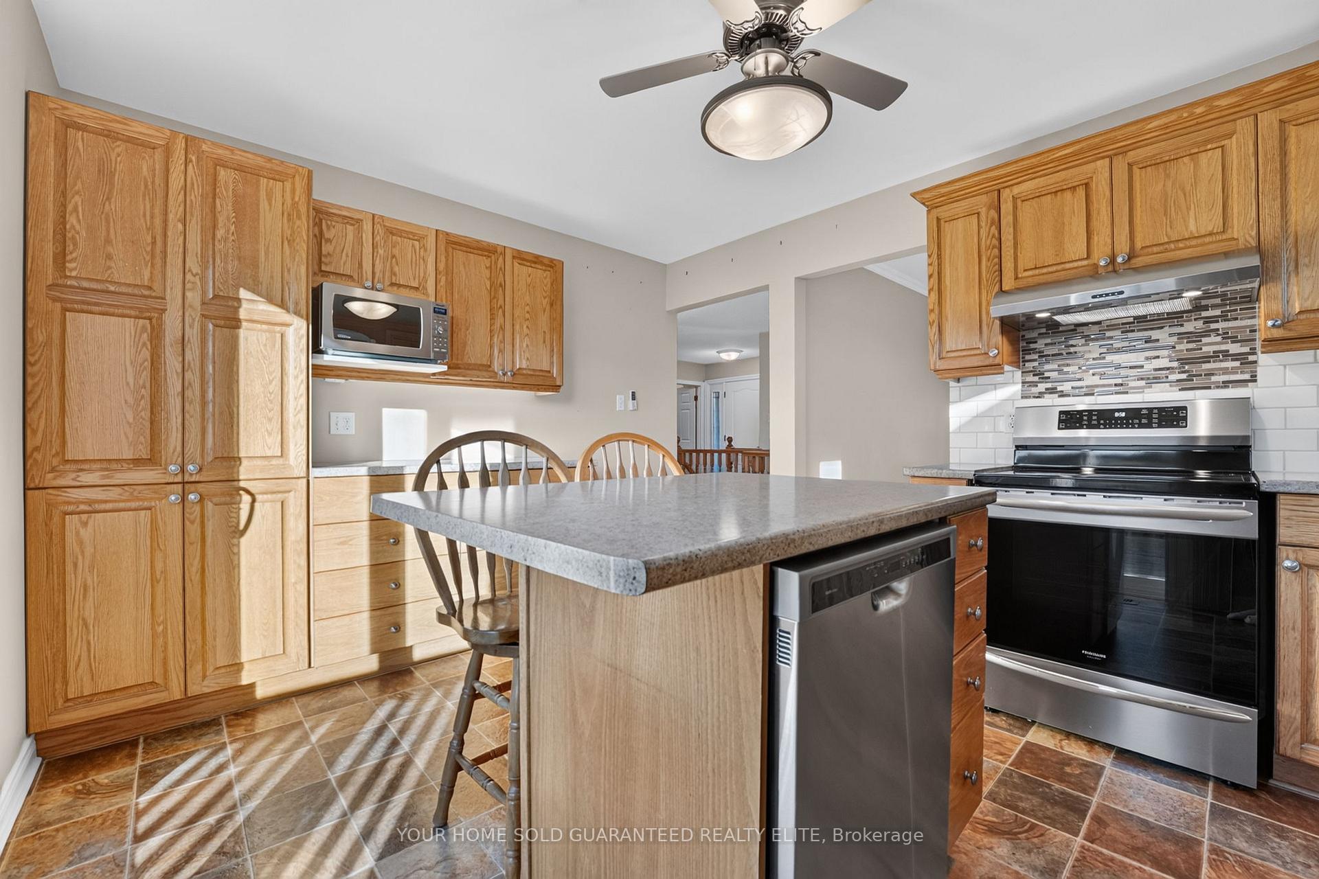Photo 10 of 90 Victor Boulevard, Brant, South Dumfries — HOMEH