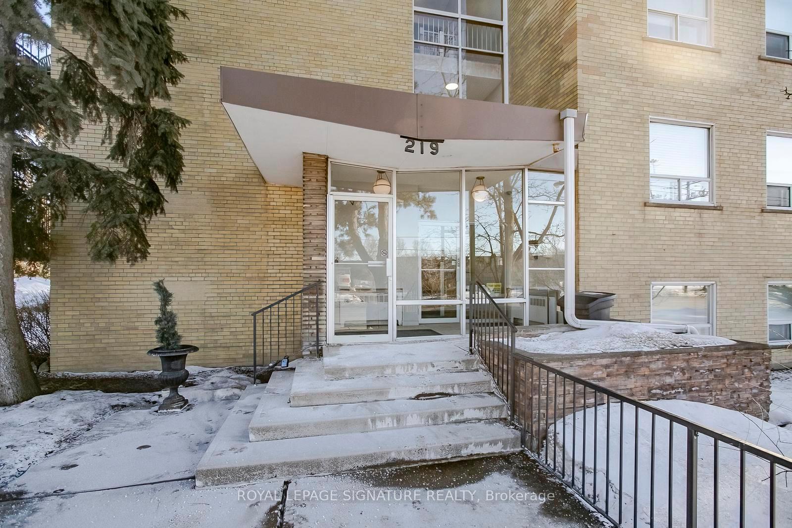 Photo 3 of Unit 305, 219 Wilson Avenue, Toronto, Bedford Park-Nortown — HOMEH