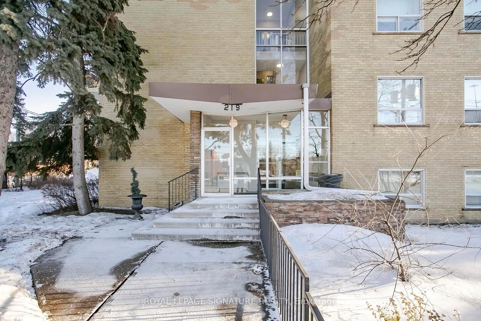 Photo 4 of Unit 305, 219 Wilson Avenue, Toronto, Bedford Park-Nortown — HOMEH