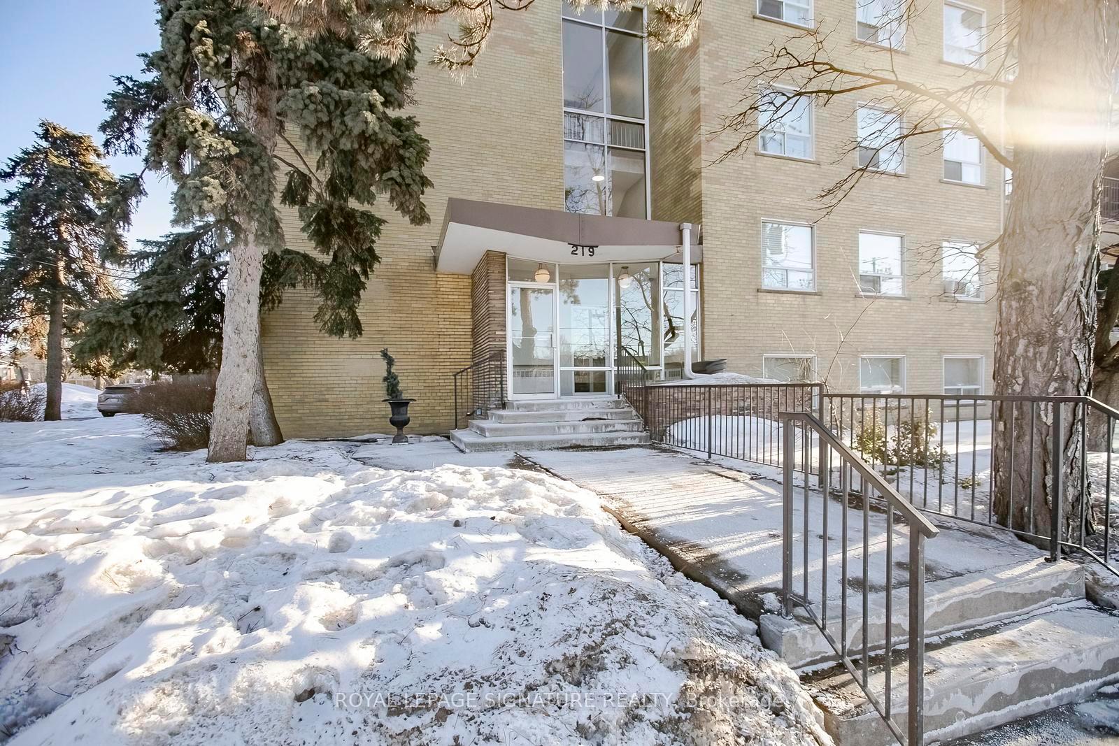 Photo 5 of Unit 305, 219 Wilson Avenue, Toronto, Bedford Park-Nortown — HOMEH