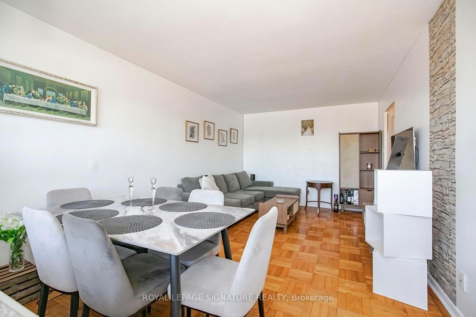 Photo 14 of Unit 305, 219 Wilson Avenue, Toronto, Bedford Park-Nortown — HOMEH