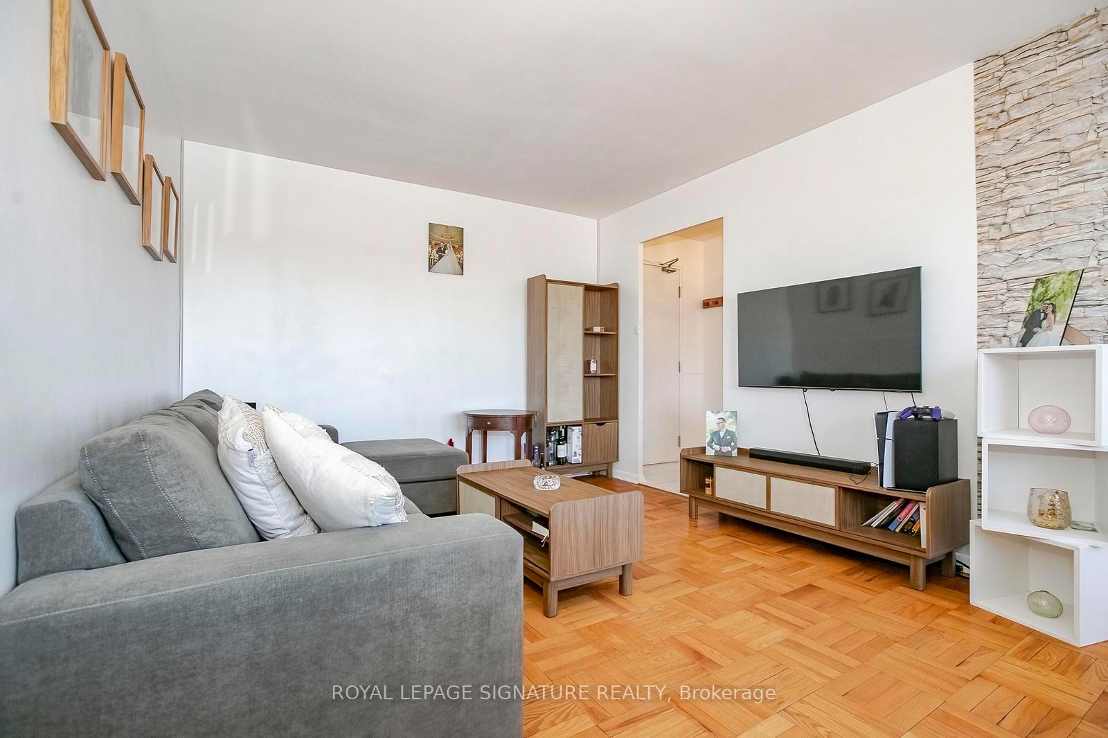 Photo 17 of Unit 305, 219 Wilson Avenue, Toronto, Bedford Park-Nortown — HOMEH