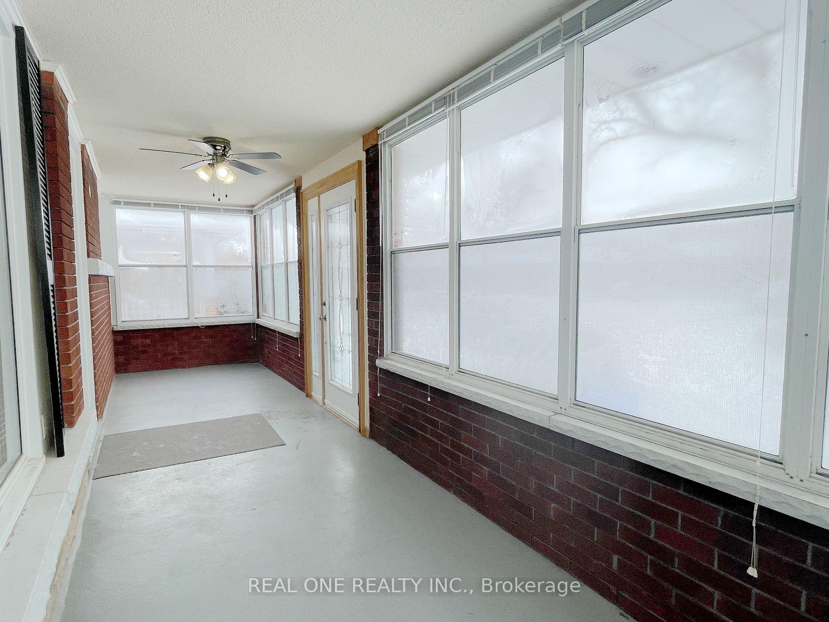 Photo 2 of Unit Upper, 25 Terrace Drive, Hamilton, Balfour — HOMEH