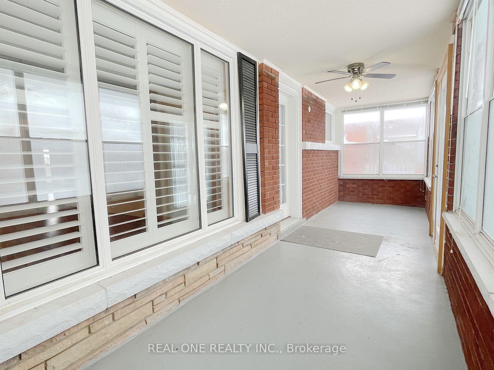 Photo 4 of Unit Upper, 25 Terrace Drive, Hamilton, Balfour — HOMEH