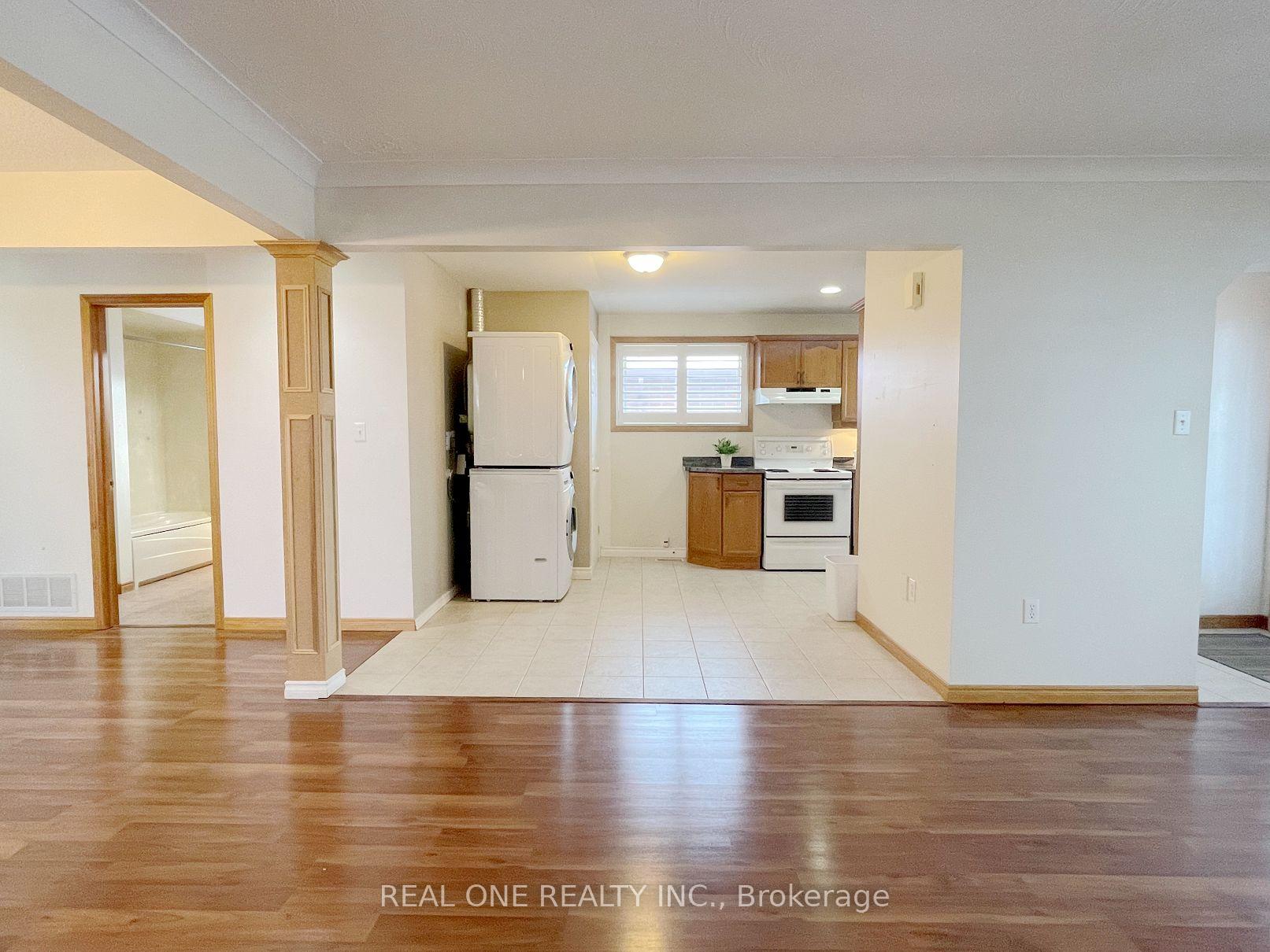 Photo 8 of Unit Upper, 25 Terrace Drive, Hamilton, Balfour — HOMEH