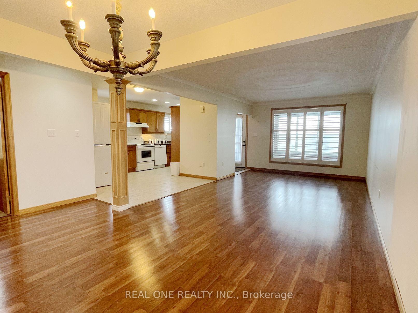 Photo 10 of Unit Upper, 25 Terrace Drive, Hamilton, Balfour — HOMEH