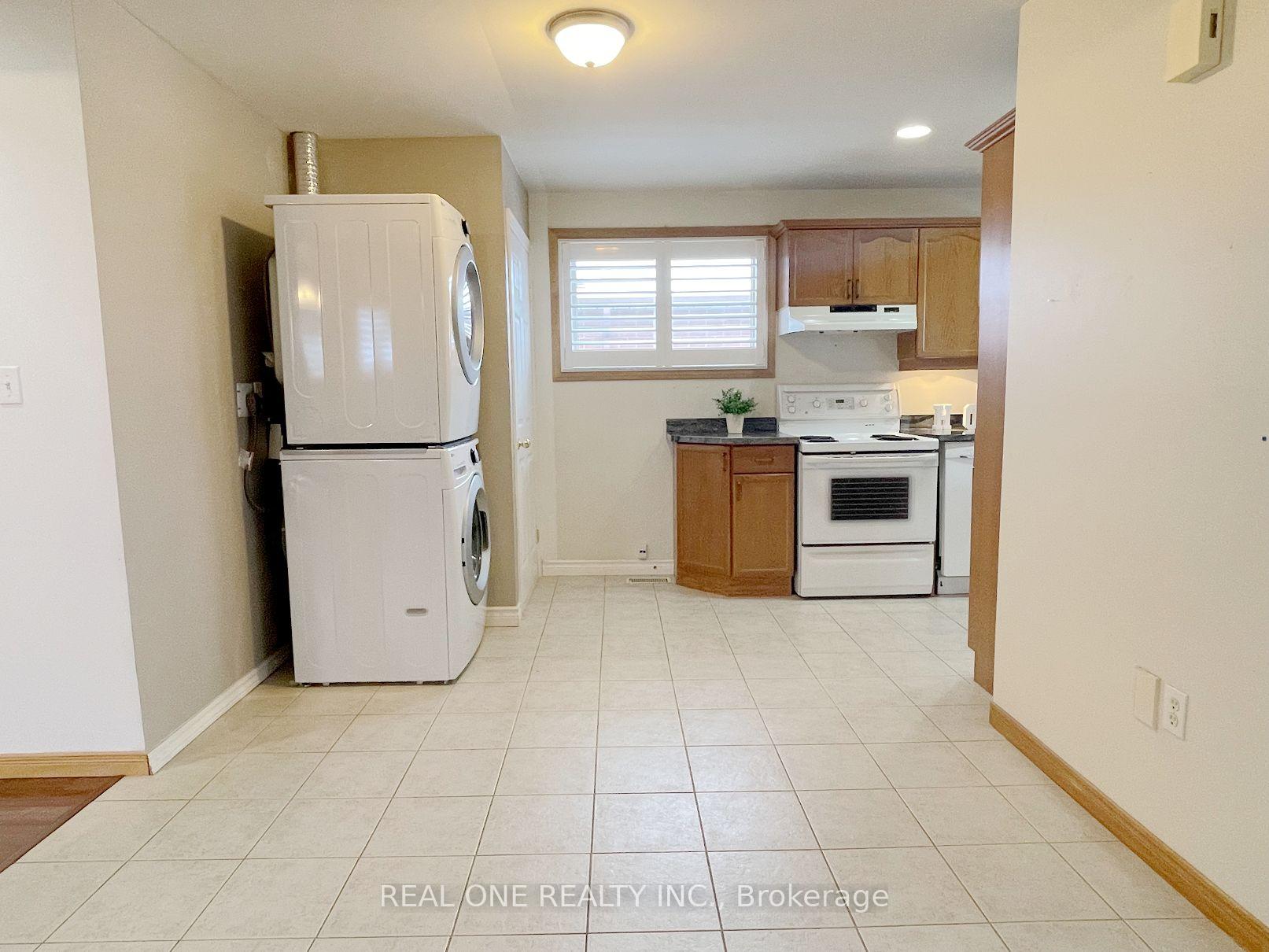 Photo 14 of Unit Upper, 25 Terrace Drive, Hamilton, Balfour — HOMEH