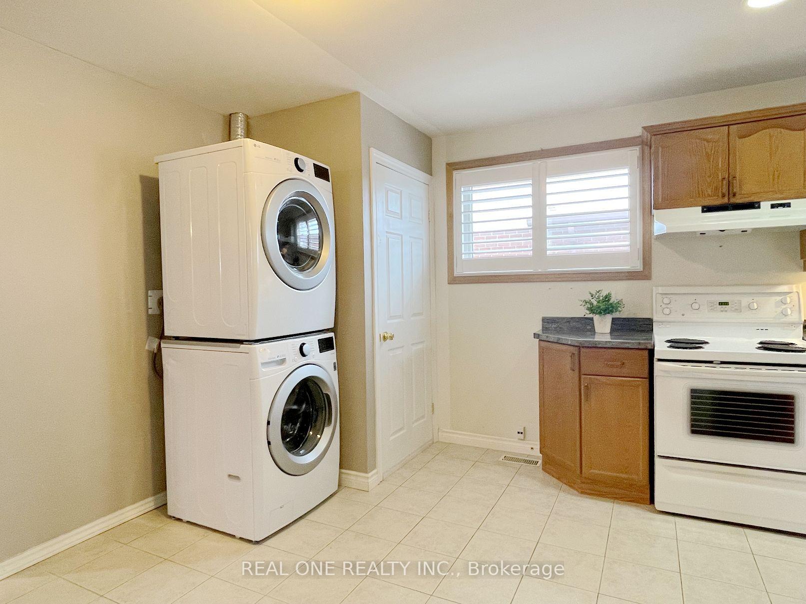 Photo 16 of Unit Upper, 25 Terrace Drive, Hamilton, Balfour — HOMEH