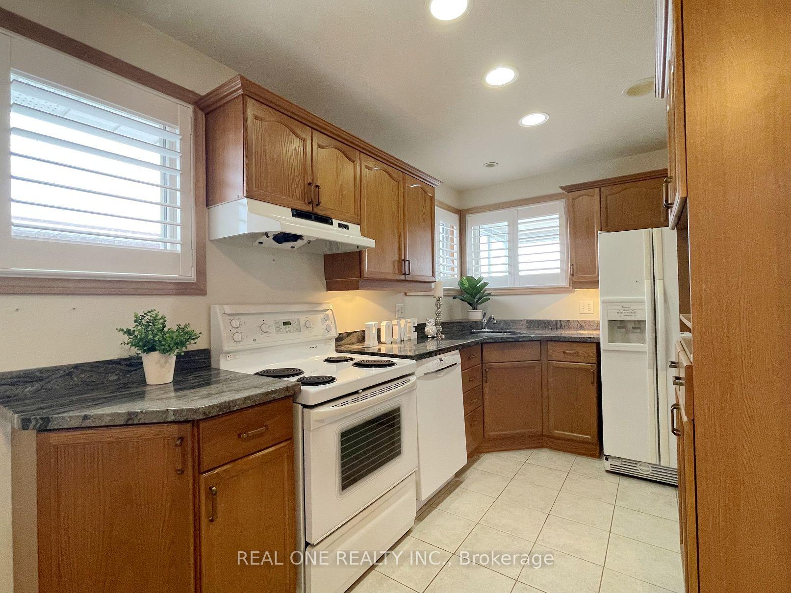 Photo 18 of Unit Upper, 25 Terrace Drive, Hamilton, Balfour — HOMEH