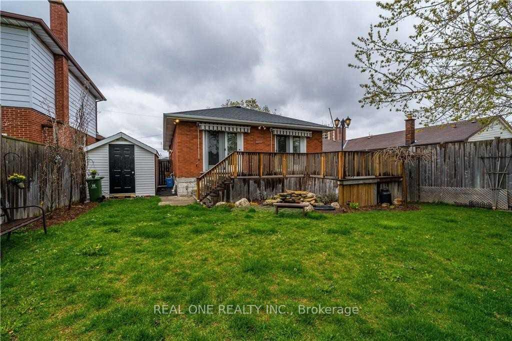 Photo 46 of Unit Upper, 25 Terrace Drive, Hamilton, Balfour — HOMEH