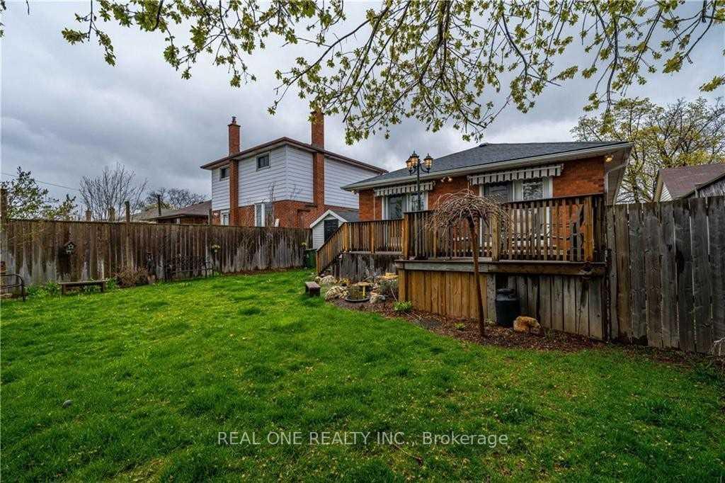 Photo 48 of Unit Upper, 25 Terrace Drive, Hamilton, Balfour — HOMEH