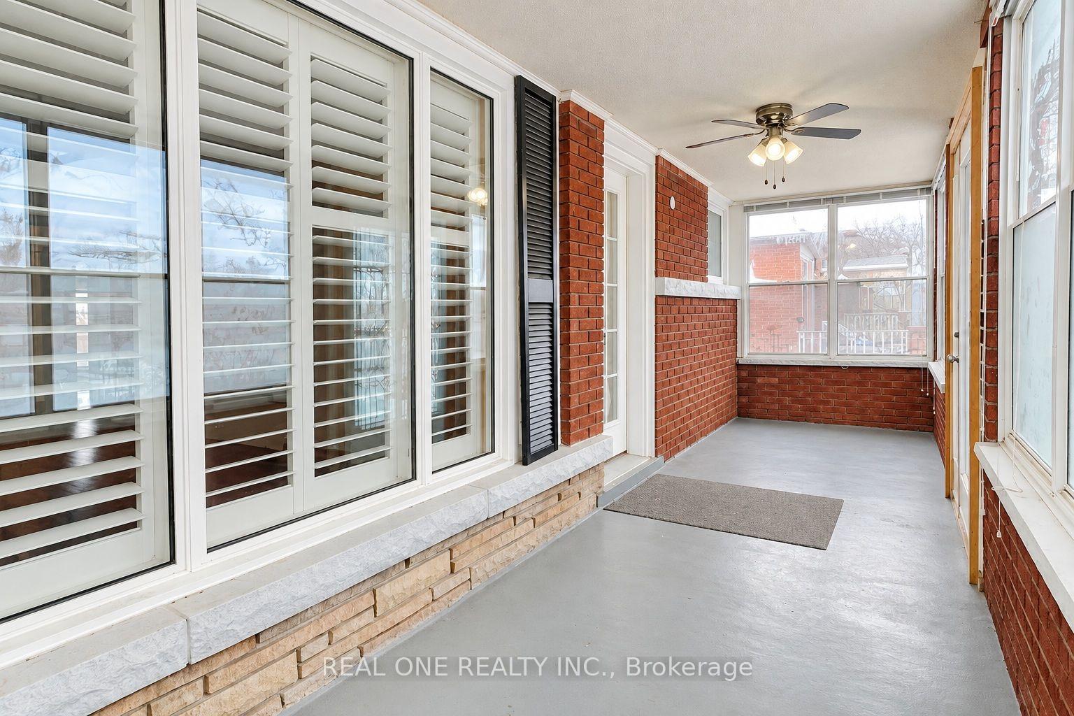 Photo 5 of Unit Upper, 25 Terrace Drive, Hamilton, Balfour — HOMEH