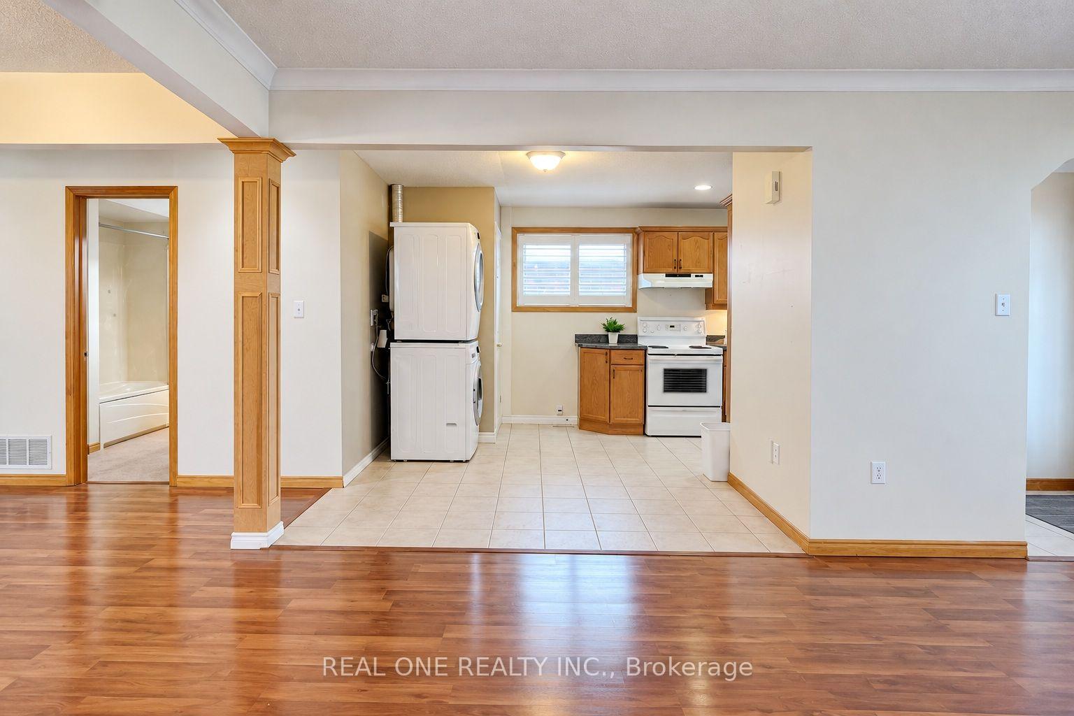Photo 9 of Unit Upper, 25 Terrace Drive, Hamilton, Balfour — HOMEH