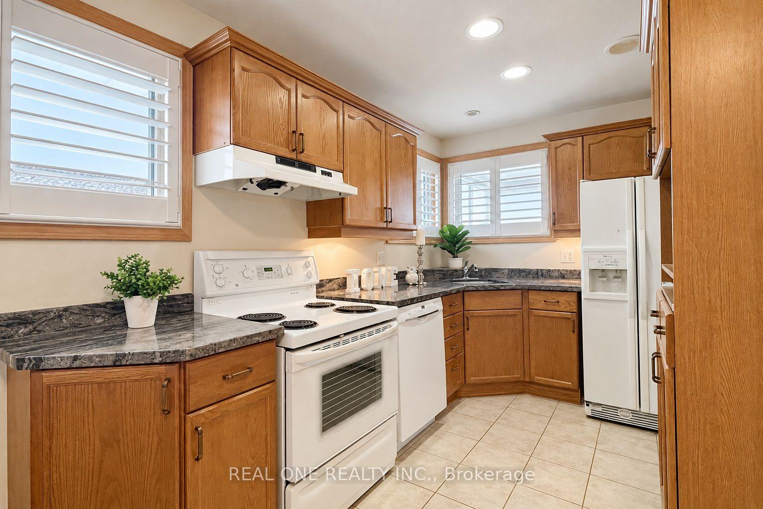 Photo 19 of Unit Upper, 25 Terrace Drive, Hamilton, Balfour — HOMEH