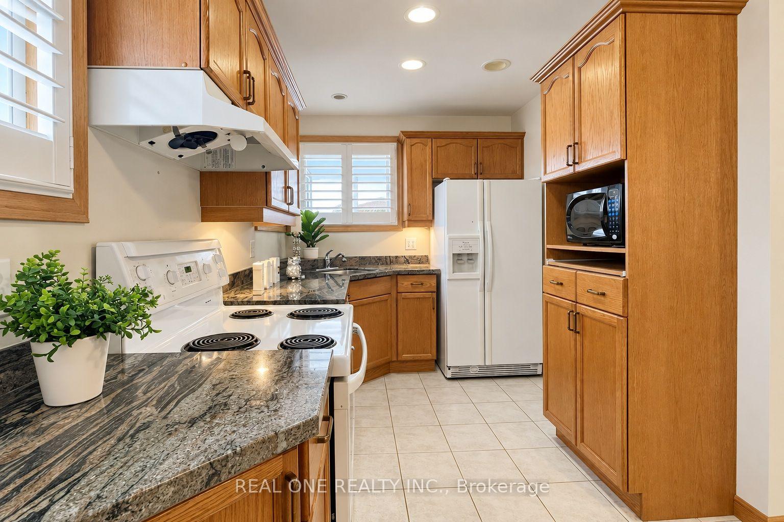 Photo 21 of Unit Upper, 25 Terrace Drive, Hamilton, Balfour — HOMEH