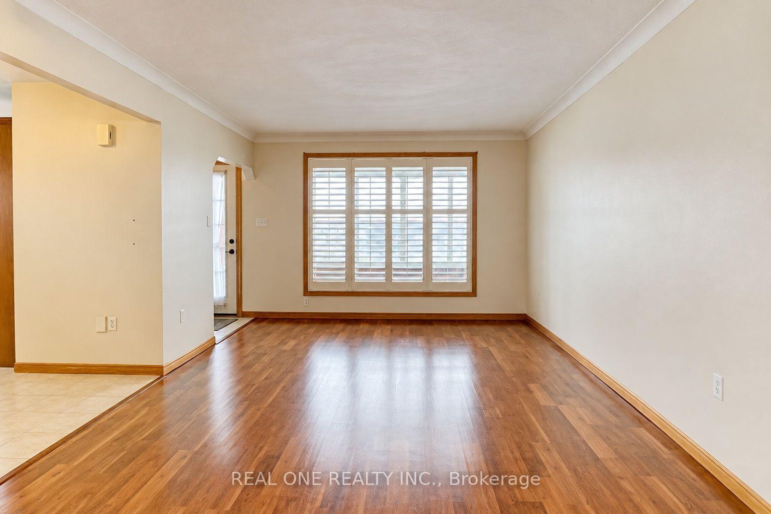 Photo 27 of Unit Upper, 25 Terrace Drive, Hamilton, Balfour — HOMEH