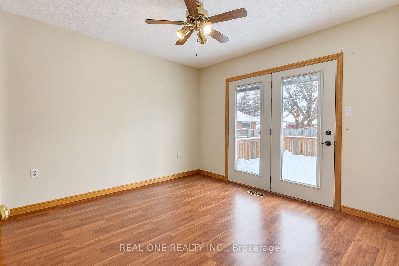 Photo 35 of Unit Upper, 25 Terrace Drive, Hamilton, Balfour — HOMEH