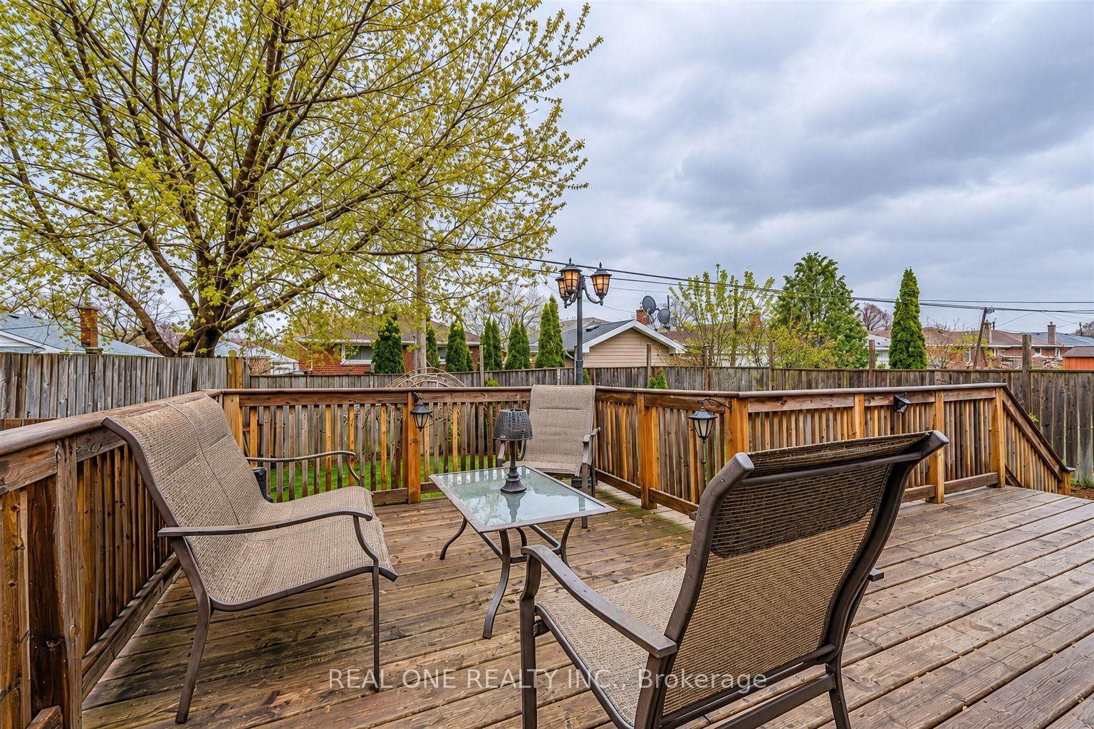 Photo 43 of Unit Upper, 25 Terrace Drive, Hamilton, Balfour — HOMEH