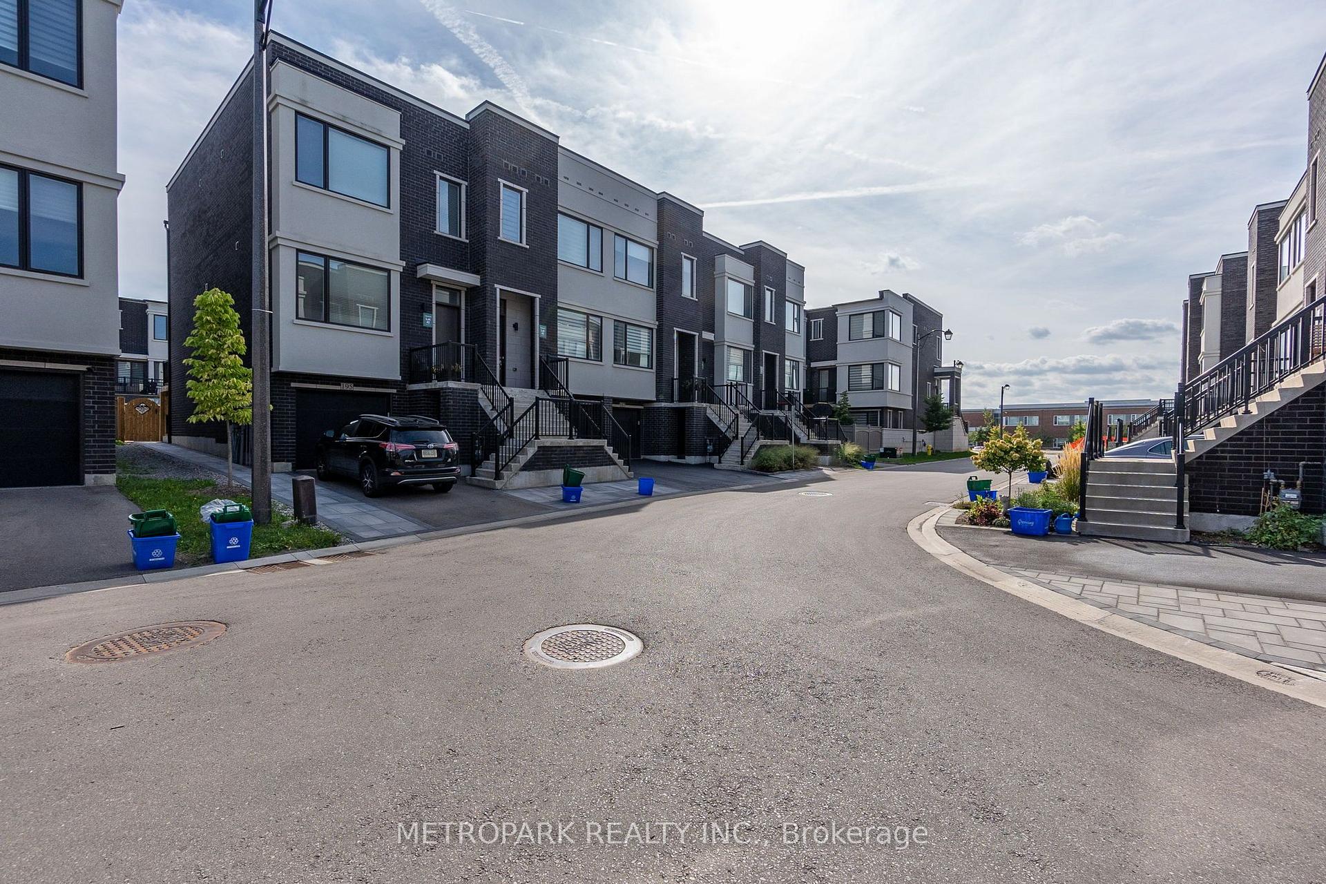 Photo 1 of 187 Sydney Circle, Vaughan, Vellore Village — HOMEH