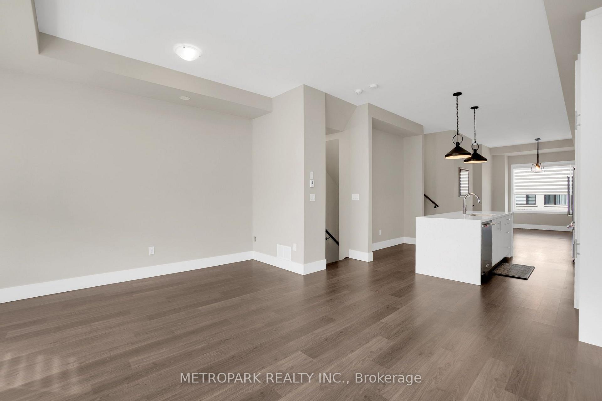 Photo 8 of 187 Sydney Circle, Vaughan, Vellore Village — HOMEH