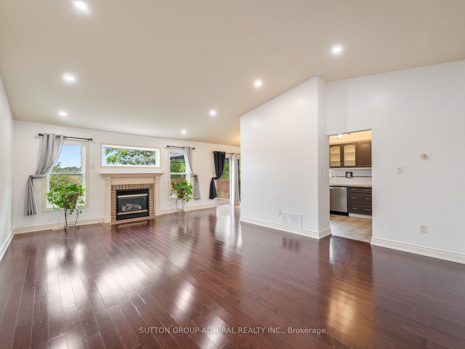 Photo 6 of 28 Harwood Drive, Barrie, Painswick North — HOMEH