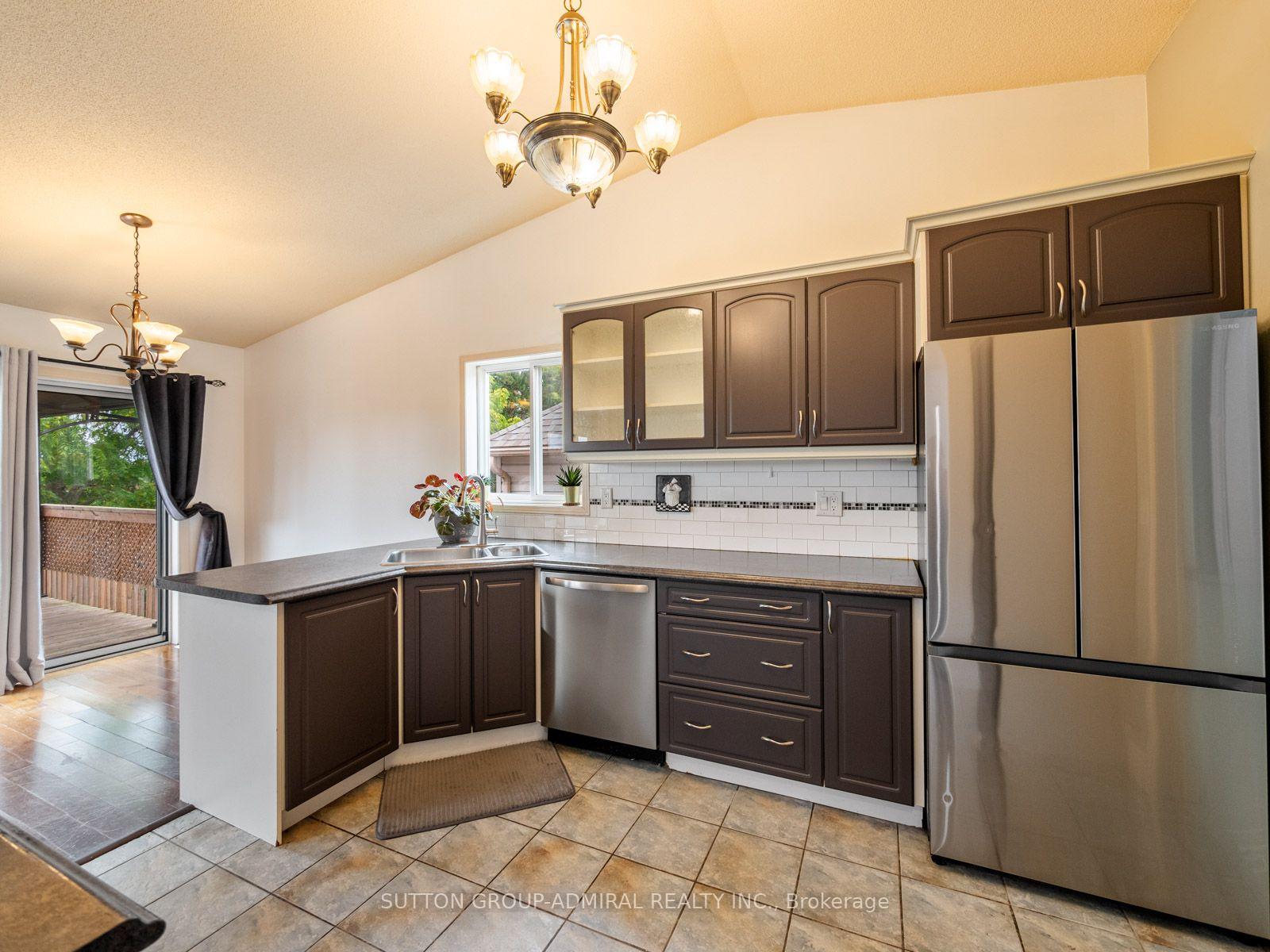 Photo 13 of 28 Harwood Drive, Barrie, Painswick North — HOMEH