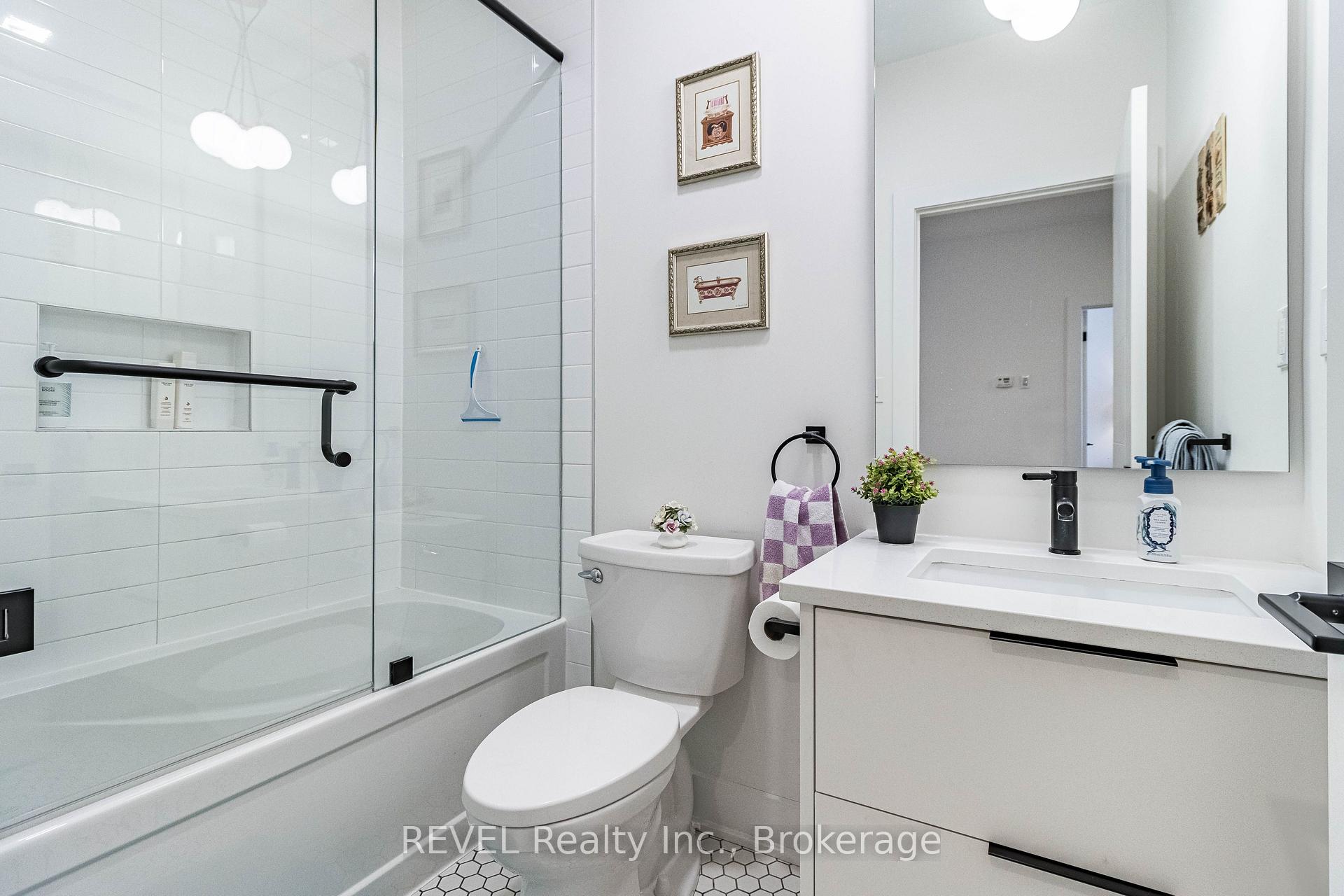 Photo 26 of 18 Princeton Common Street, St. Catharines, Lakeport — HOMEH