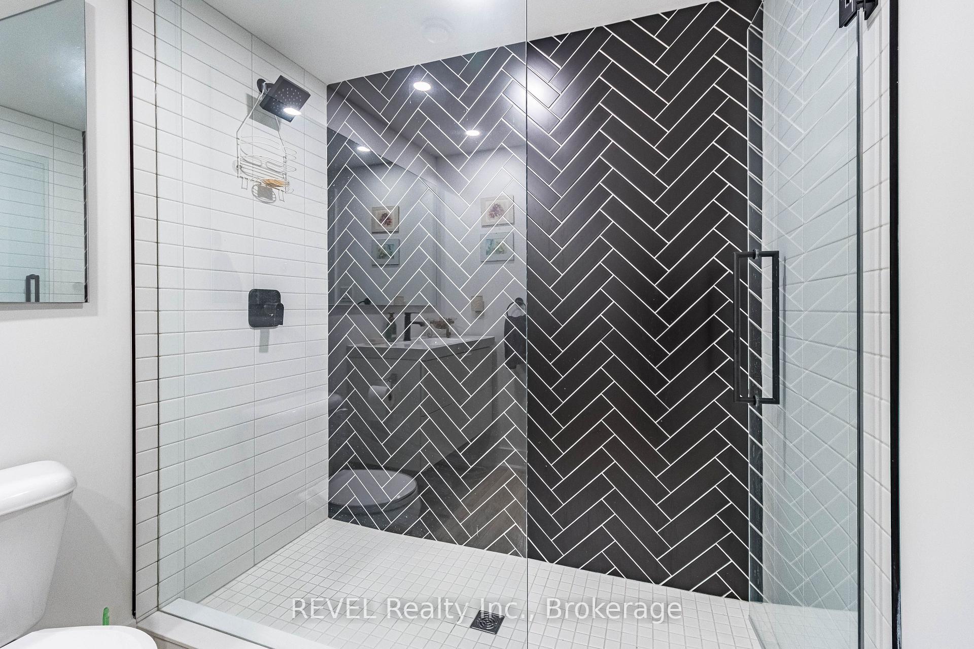 Photo 39 of 18 Princeton Common Street, St. Catharines, Lakeport — HOMEH
