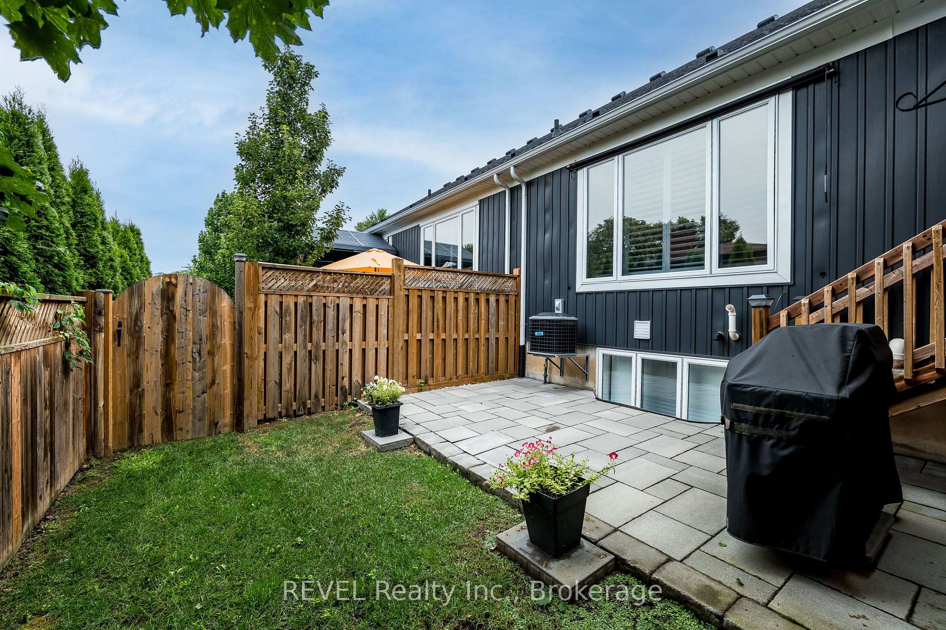 Photo 43 of 18 Princeton Common Street, St. Catharines, Lakeport — HOMEH