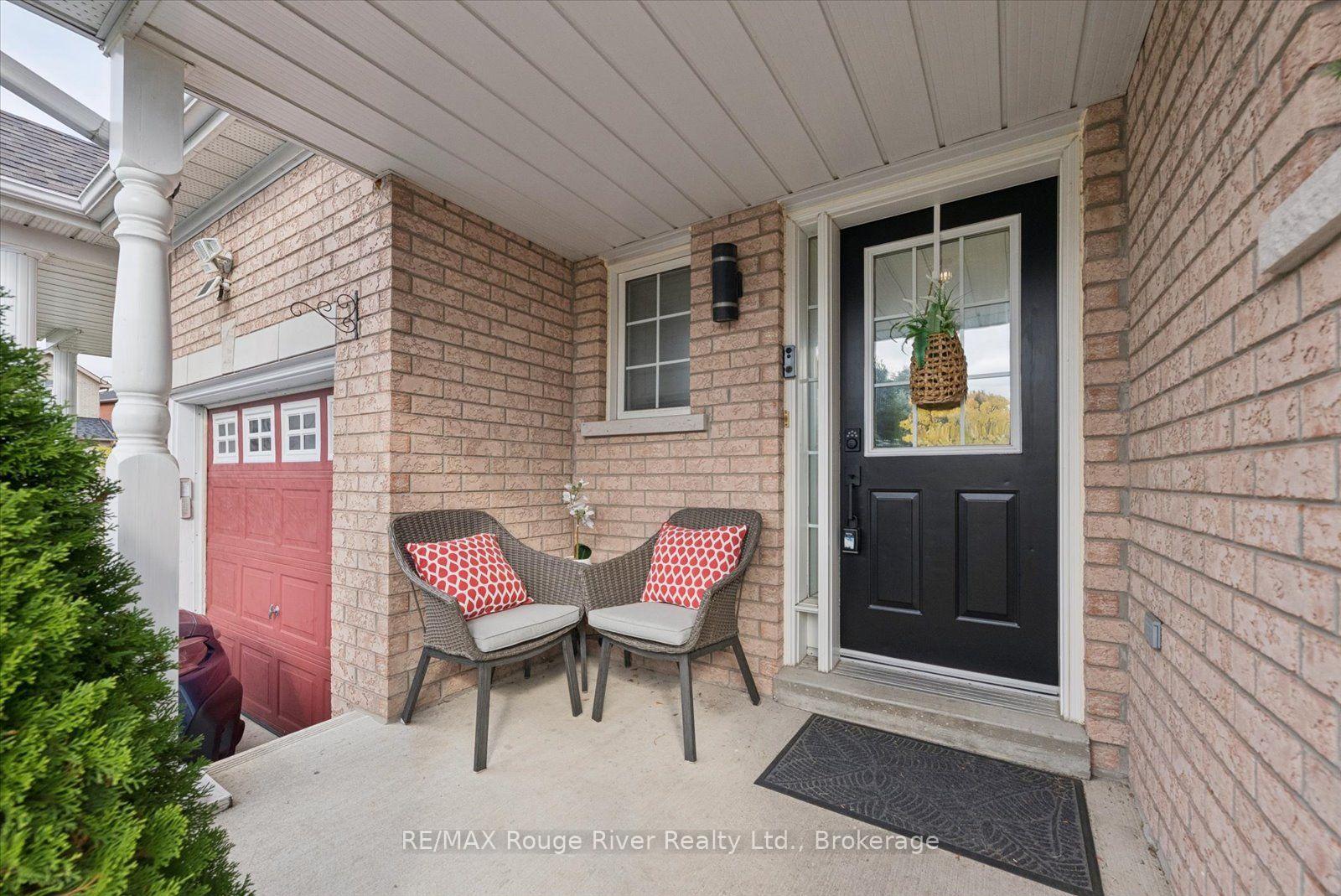 Photo 3 of 50 Treen Crescent, Whitby, Rolling Acres — HOMEH