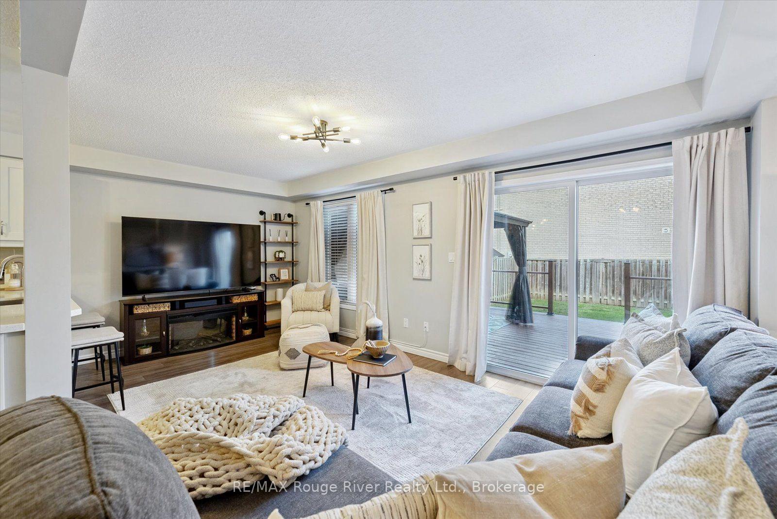 Photo 7 of 50 Treen Crescent, Whitby, Rolling Acres — HOMEH
